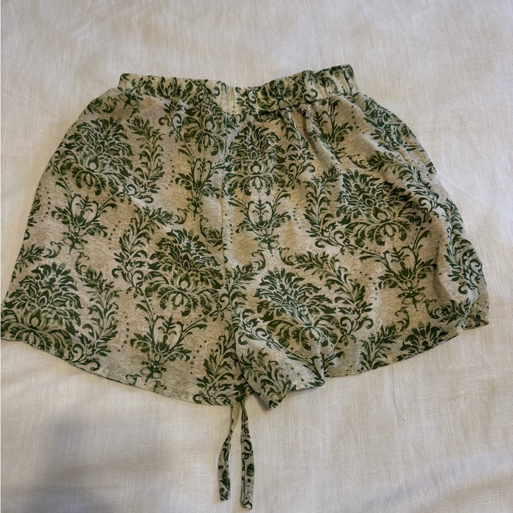 Patterned Shorts - Picture 3 of 3